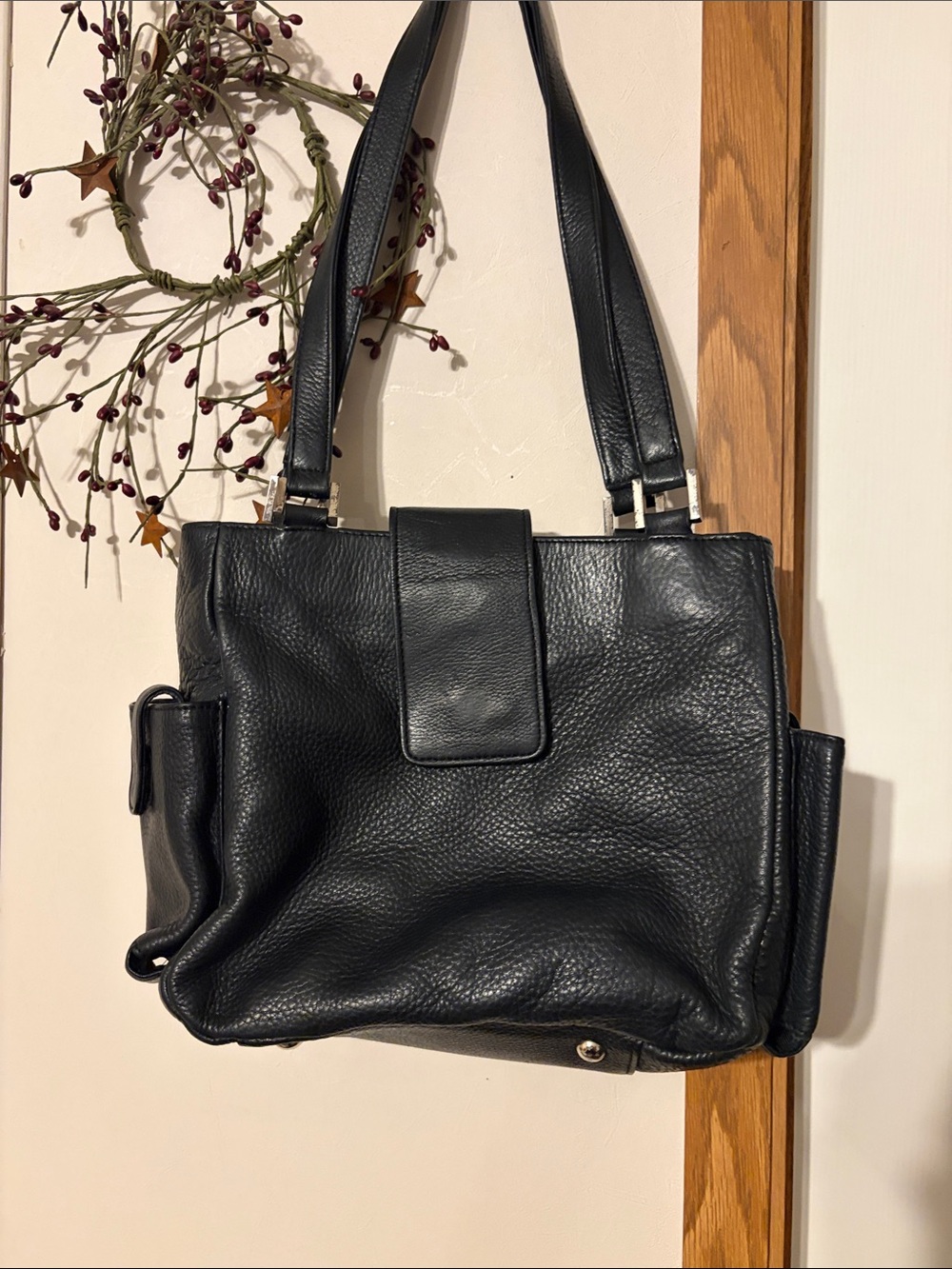 Fossil Classic Black Leather Shoulder Bag